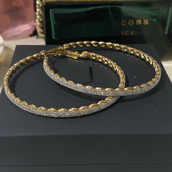 Gold toned hoop earrings - Picture 12 of 15